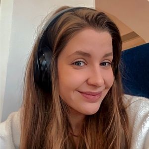 Meet your Posher, Whitney